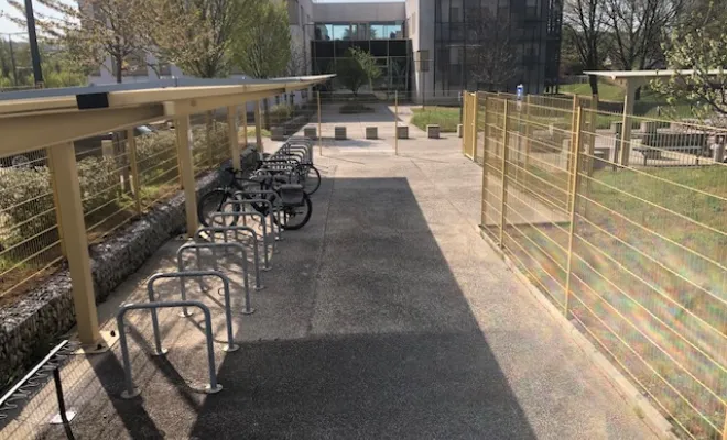 Pour écuriser et embellir vos lieux de travail à St Genis