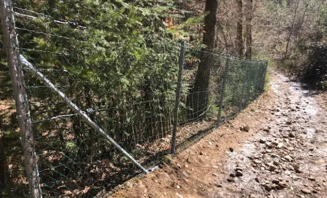 Clôture d'un parc à Charbonnières
